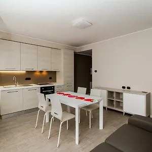 Lake Como Apartments Dom wakacyjny